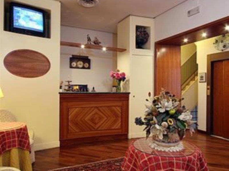 Hotel Suite Ares Неаполь Экстерьер фото
